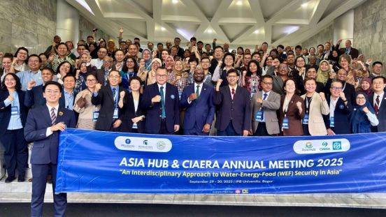 Clear photo of all participants.jpg